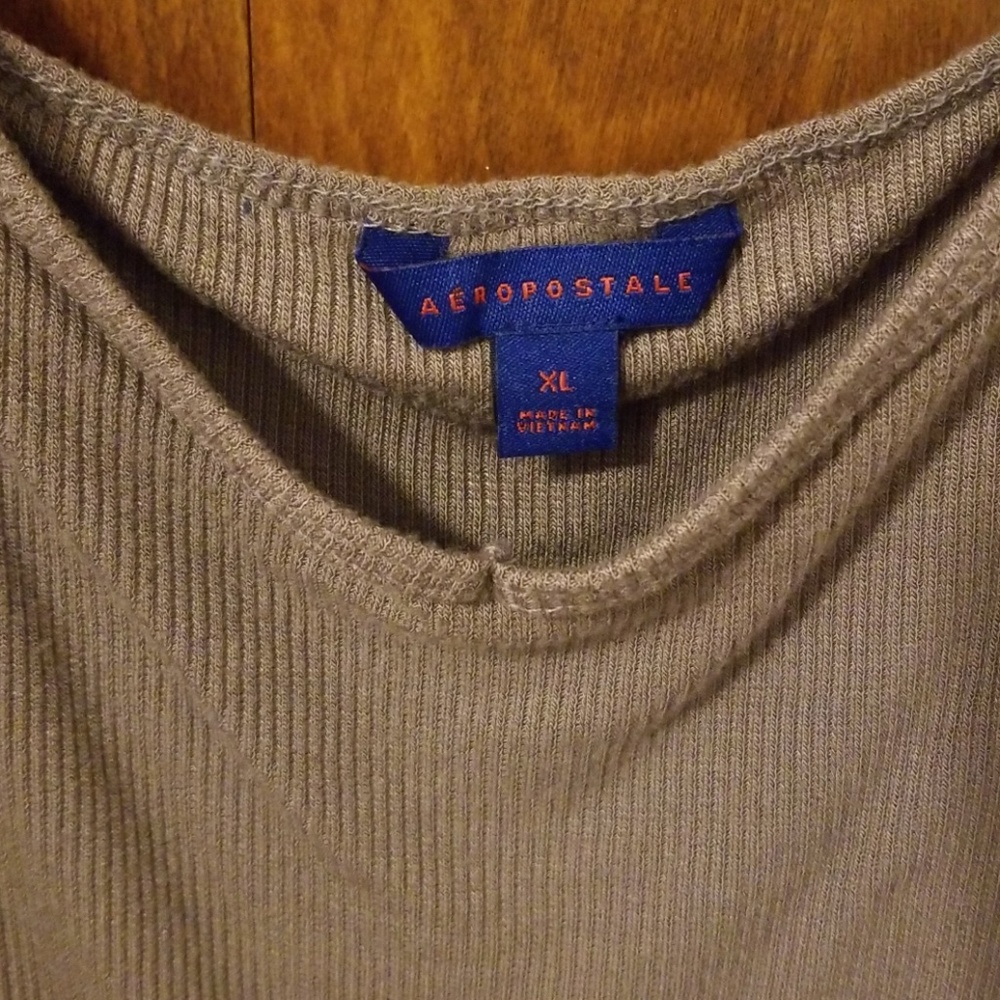 Halter top - Picture 2 of 3